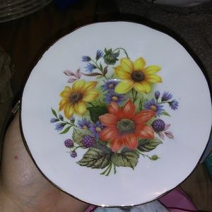 Elizabethan Flowers of Seasons Collector Plate